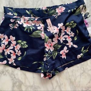 NEW! Women’s Victoria’s Secret size M sleep shorts